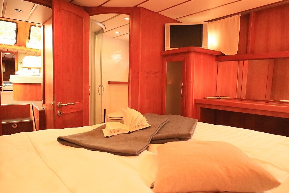 Dieses Bild zeigt unsere Yacht Topas - Siemer 44 Exclusiv - Schlafkabine eins Heck
